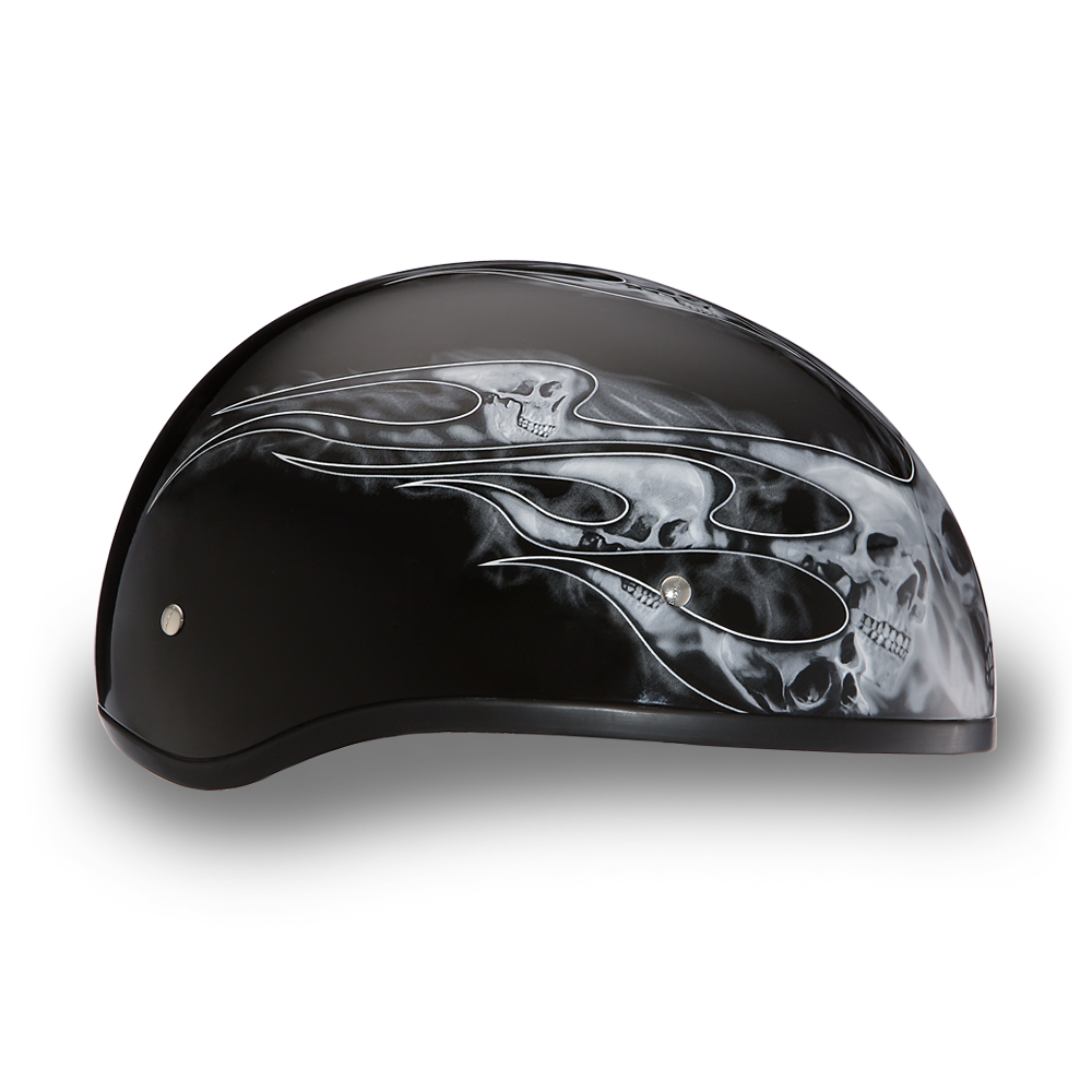 D6-SFS D.O.T. DAYTONA SKULL CAP - W/ SKULL FLAMES SILVER  Thunderbird Speed Shop